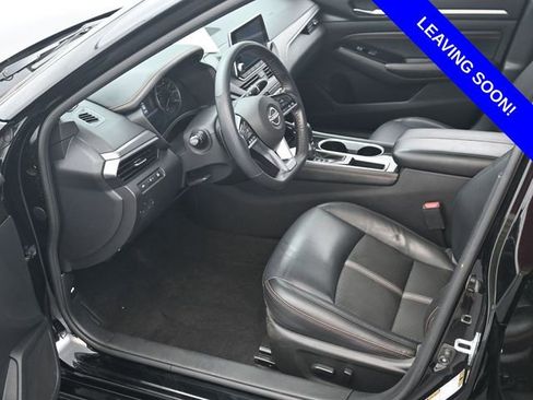 Used 2023 Nissan Altima 2.5 SR FWD image 14