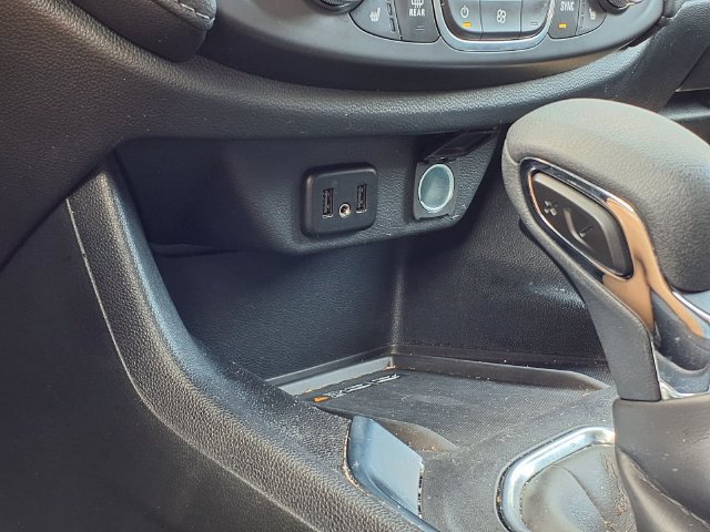 Used 2024 Chevrolet Traverse LT FWD image 14