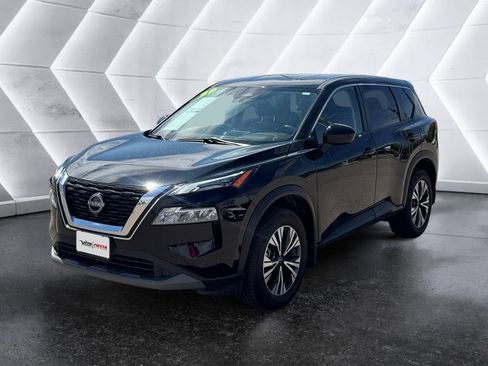Used 2023 Nissan Rogue SV image 3