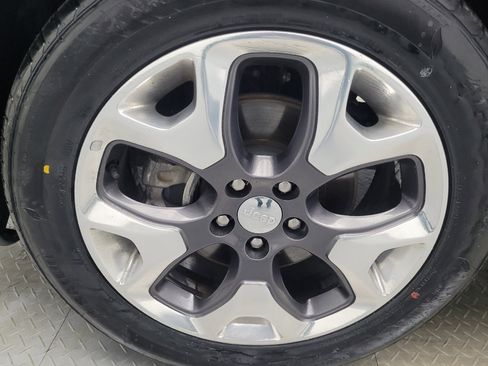 Used 2019 Jeep Compass Limited FWD image 31
