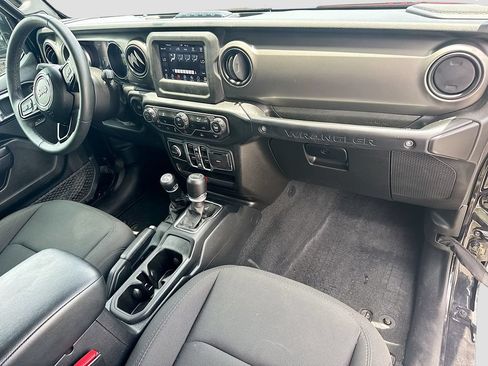 Used 2023 Jeep Wrangler Unlimited w/ Convenience Group AWD/4WD image 32