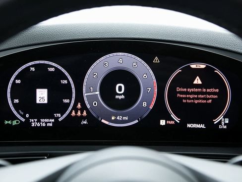 Certified 2024 Porsche Cayenne Coupe image 21