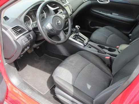Used 2019 Nissan Sentra SR image 6