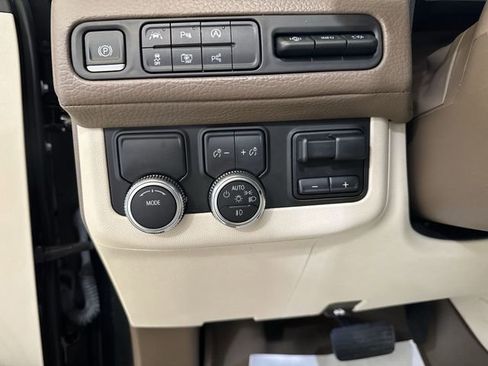 Certified 2023 GMC Yukon Denali w/ Advanced Technology Package image 35