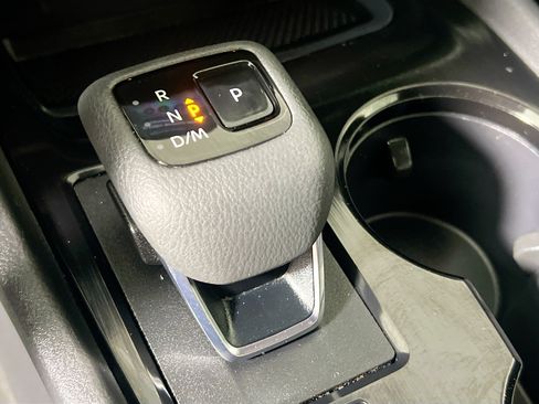 Used 2024 Nissan Rogue S FWD image 24