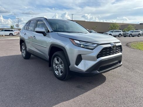 Used 2025 Toyota RAV4 XLE w/ Convenience Package FWD image 3