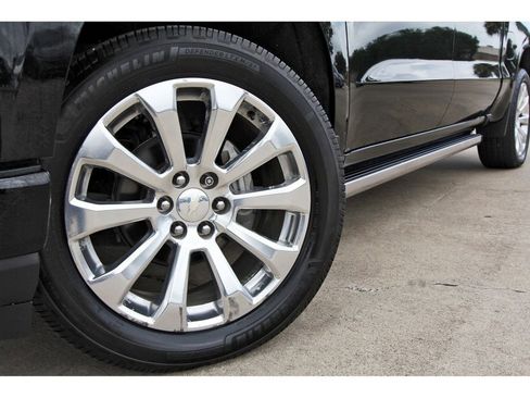 Used 2022 Chevrolet Silverado 1500 High Country w/ Technology Package image 27