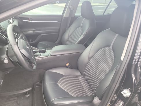 Used 2022 Toyota Camry SE image 18