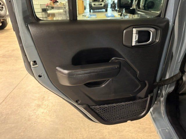 Used 2025 Jeep Wrangler Unlimited Sport w/ Convenience Group AWD/4WD image 16
