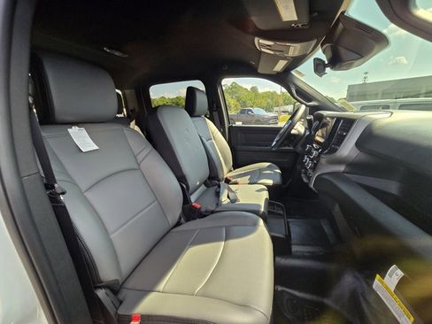 New 2026 RAM 2500 Tradesman w/ Chrome Appearance Group AWD/4WD image 24