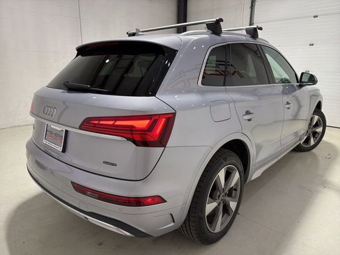 Used 2023 Audi Q5 2.0T Premium w/ Convenience Package image 4