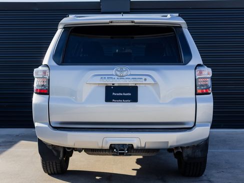 Used 2018 Toyota 4Runner SR5 image 6