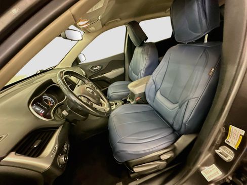 Used 2014 Jeep Cherokee Latitude AWD/4WD image 13