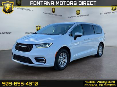 Used 2023 Chrysler Pacifica Touring-L