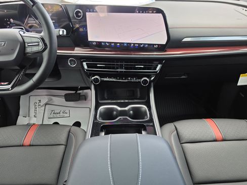 New 2026 Chevrolet Traverse RS w/ LPO, Floor Liner Package FWD image 19