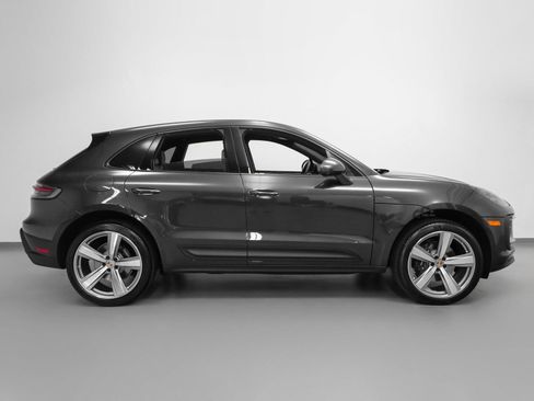 Used 2025 Porsche Macan image 13