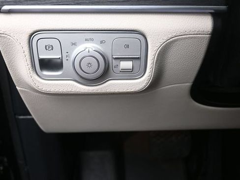Used 2021 Mercedes-Benz GLS 450 4MATIC image 16