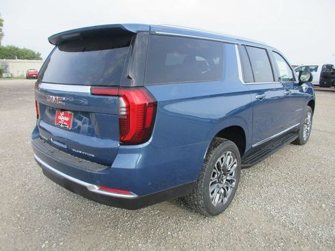 New 2026 GMC Yukon XL Elevation w/ Elevation Premium Package AWD/4WD image 4