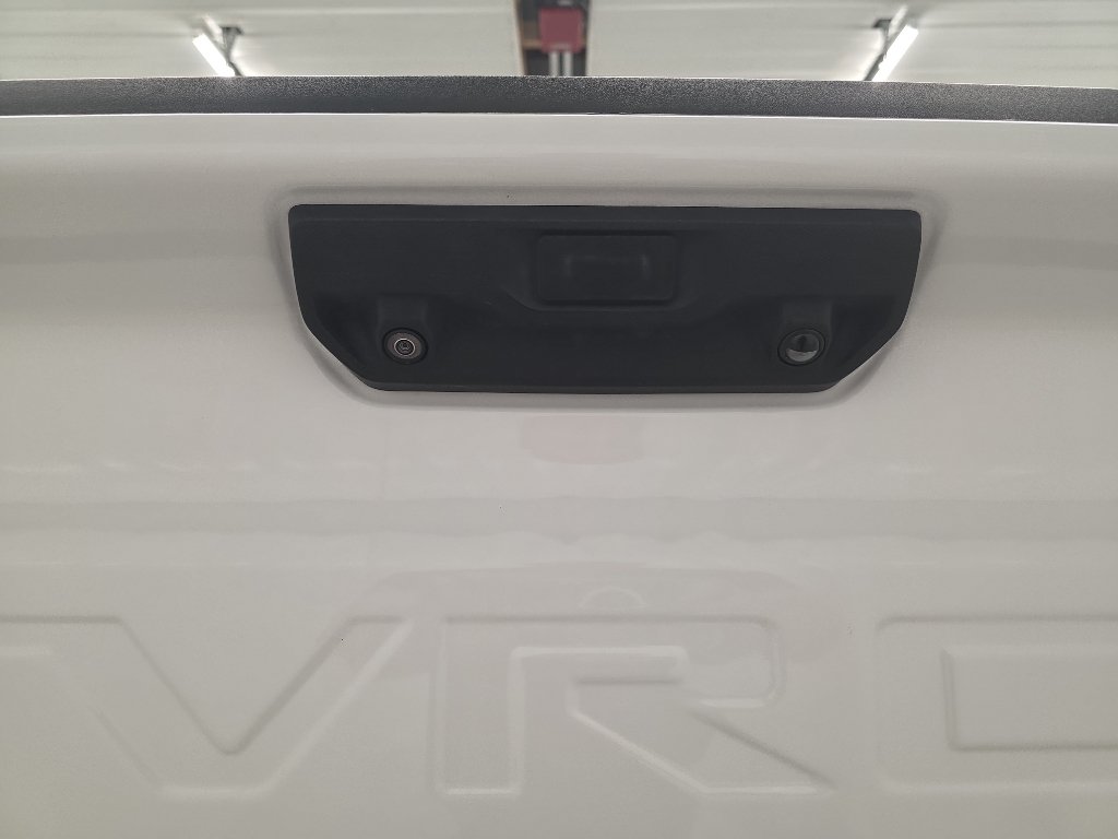 Used 2023 Chevrolet Silverado 1500 LTZ AWD/4WD image 17