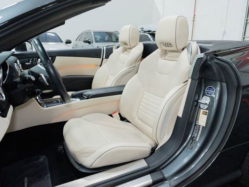 Used 2013 Mercedes-Benz SL 550 image 23