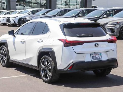 Certified 2024 Lexus UX 250h FWD image 4