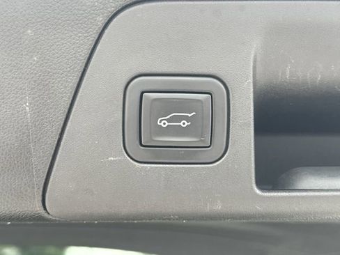 Used 2023 Buick Envision Essence w/ Sport Touring Package FWD image 10