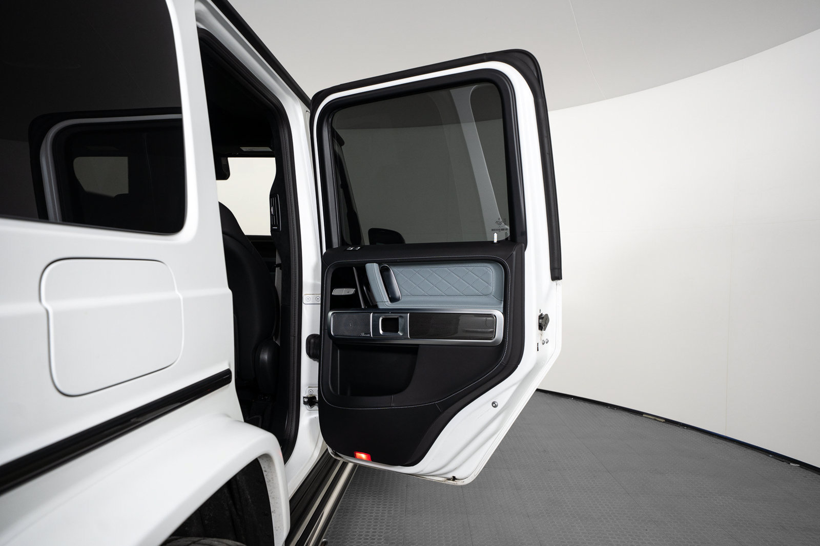 Used 2025 Mercedes-Benz G 63 AMG 4MATIC image 24
