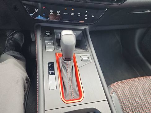 Used 2026 Nissan Kicks SR w/ SR Premium Package FWD image 18