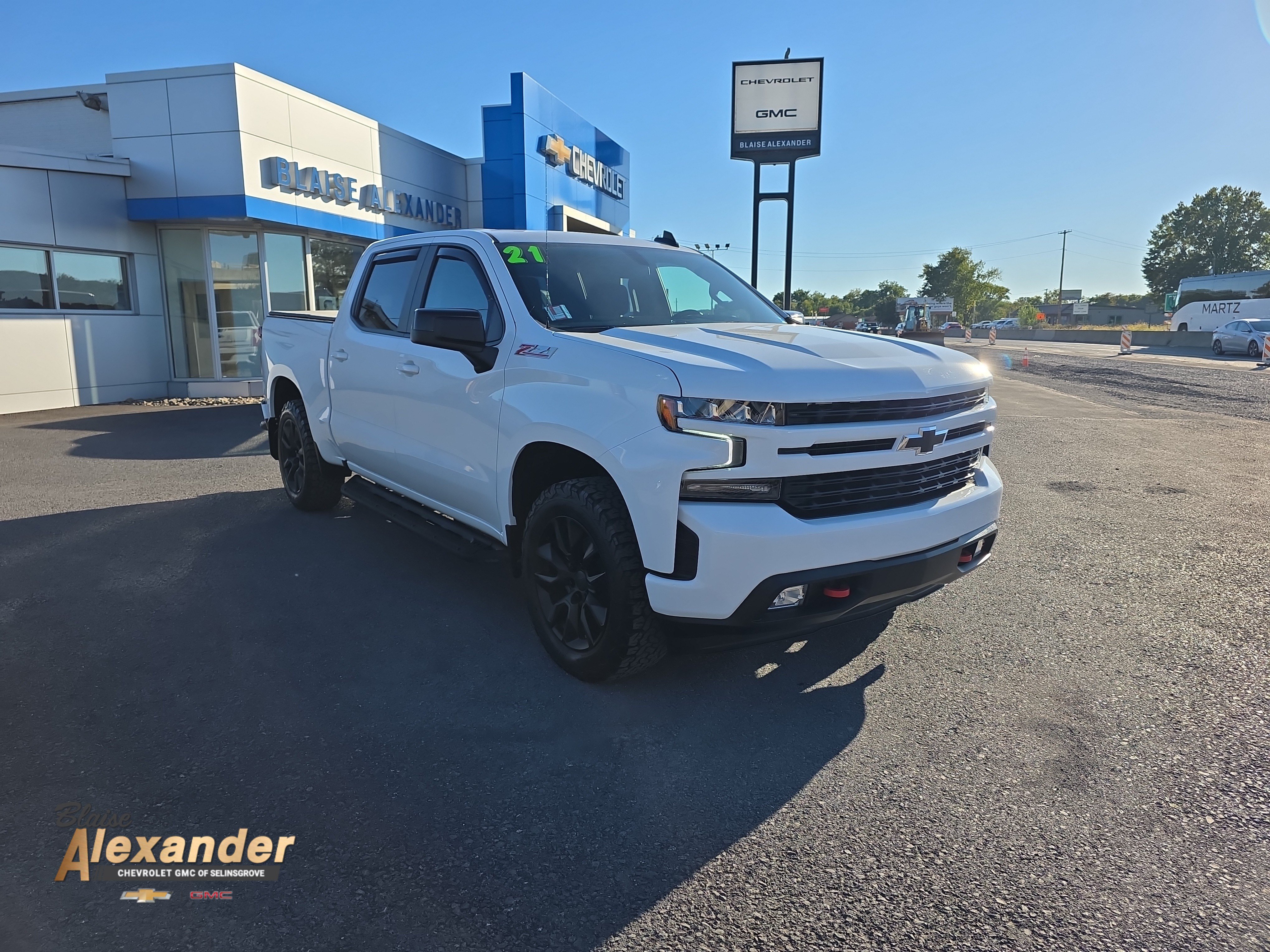 Used 2021 Chevrolet Silverado 1500 RST AWD/4WD image 1