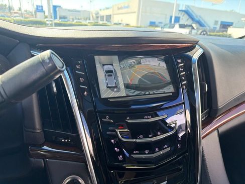 Used 2015 Cadillac Escalade ESV Luxury RWD image 15
