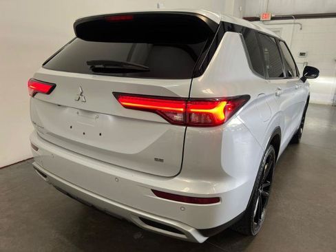 Used 2023 Mitsubishi Outlander SE FWD image 8