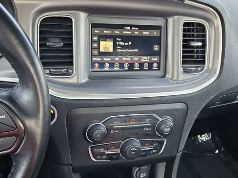 Used 2022 Dodge Charger SXT w/ Leather Interior Group image 28