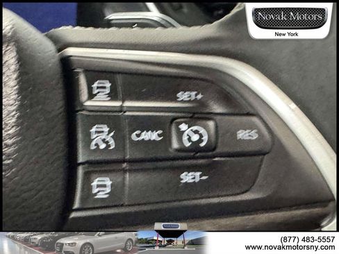 Used 2023 Jeep Grand Cherokee Limited AWD/4WD image 19