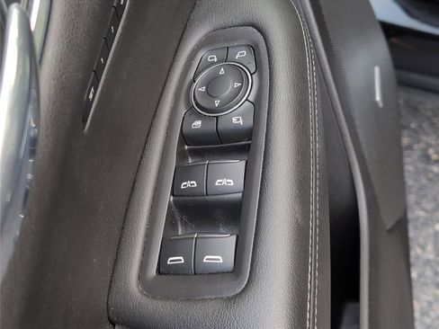 Used 2021 Cadillac XT6 Premium Luxury image 12