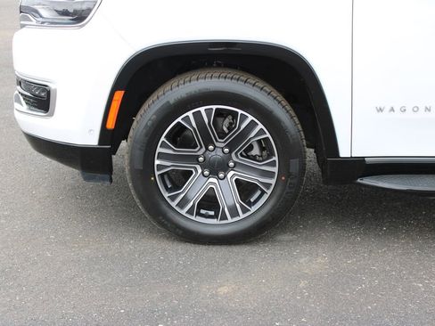 Used 2024 Jeep Wagoneer Series II image 18