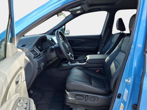 Used 2025 Honda Passport TrailSport image 9