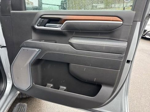 Used 2025 GMC Sierra 3500 Denali image 15