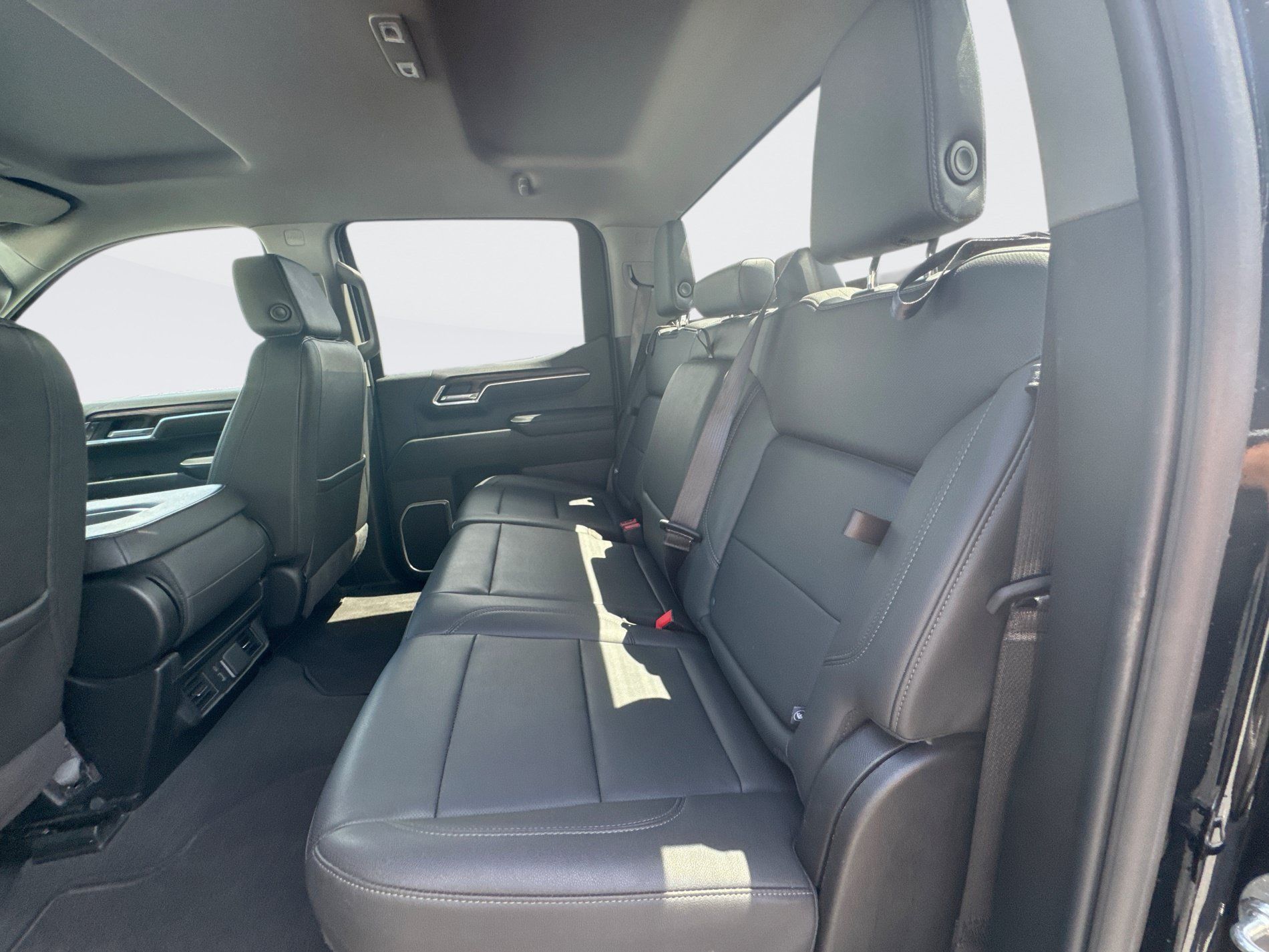 Used 2025 GMC Sierra 1500 SLT RWD image 14