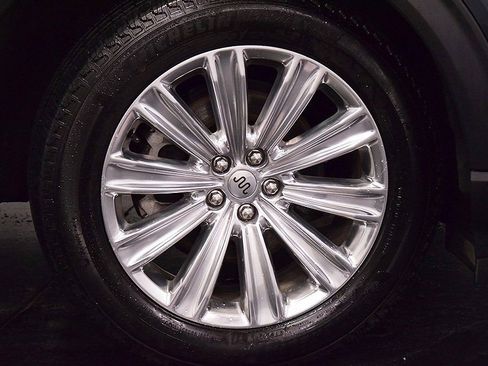 Used 2023 Ford Explorer King Ranch w/ Technology Package image 10