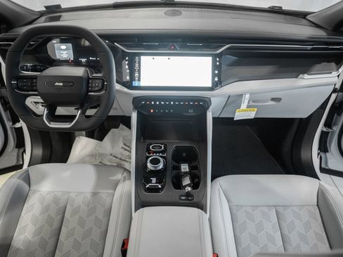 New 2026 Jeep Cherokee Overland w/ Trailer Tow Group AWD/4WD image 21