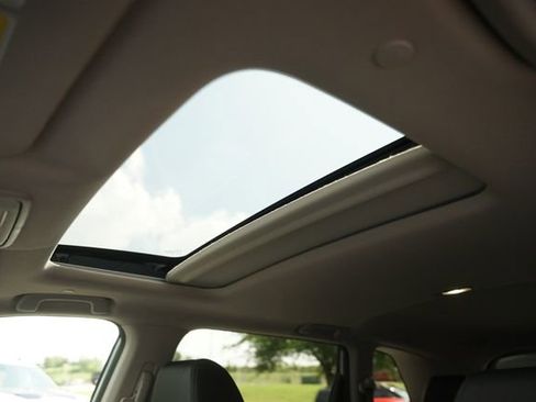 Used 2024 Honda CR-V EX-L image 11
