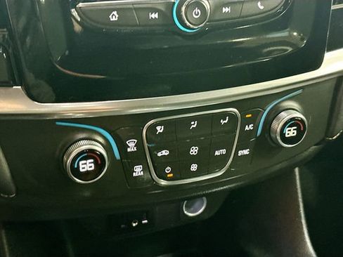 Used 2021 Chevrolet Traverse LS w/ LPO, Black Accent Package FWD image 16