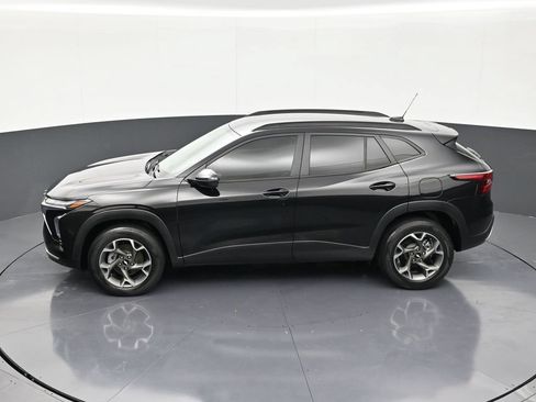 Used 2024 Chevrolet Trax LT FWD image 10