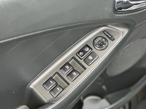 Used 2016 Kia Forte SX FWD image 11