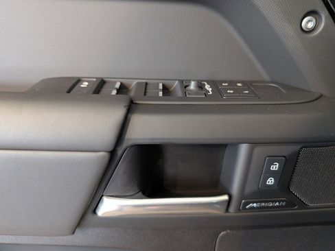 New 2025 Land Rover Defender 110 S image 9