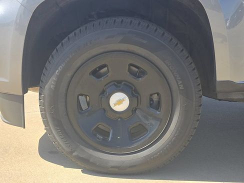 Used 2022 Chevrolet Colorado W/T AWD/4WD image 13