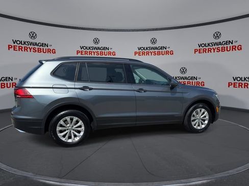 Used 2018 Volkswagen Tiguan S w/ 3rd Row Seat Package AWD/4WD image 8