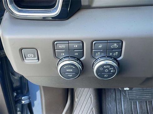 Used 2024 GMC Sierra 2500 Denali w/ Denali Reserve Package image 18