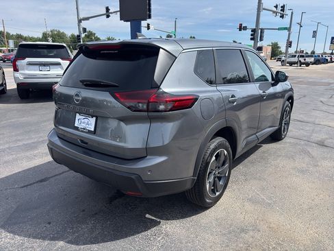 Used 2025 Nissan Rogue SV AWD/4WD image 6