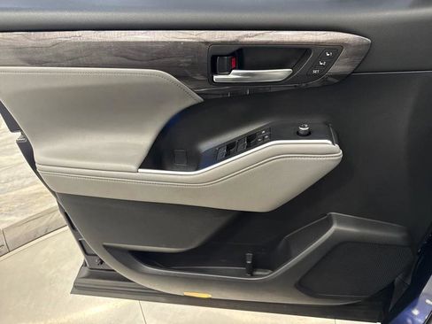 Used 2021 Toyota Highlander Limited image 70